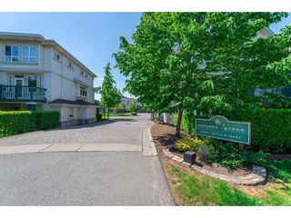 Photo 1: 19 4787 57 Street in Ladner: Delta Manor Townhouse for sale in "Village Green" : MLS®# R2271029