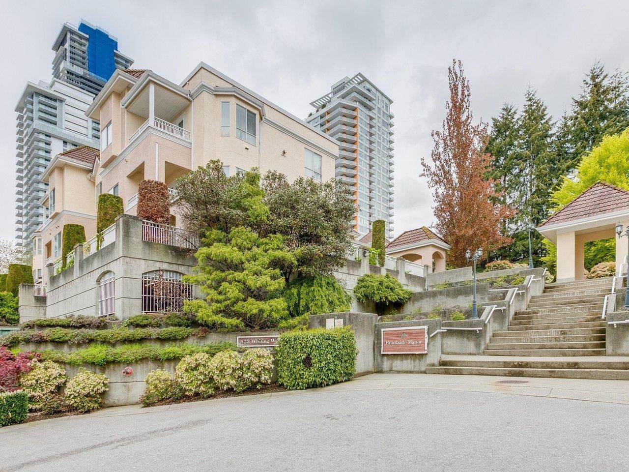 Main Photo: 307 523 WHITING Way in Coquitlam: Coquitlam West Condo for sale in "Brookside Manor" : MLS®# R2683619