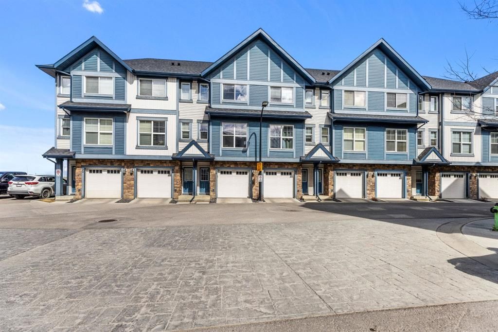 Main Photo: 86 New Brighton Point SE in Calgary: New Brighton Row/Townhouse for sale : MLS®# A1203534