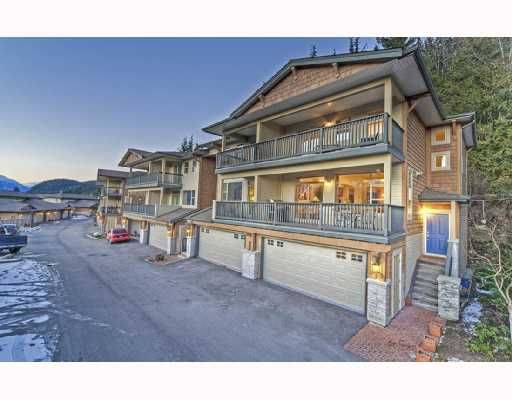 Main Photo: 18 1026 GLACIER VIEW Drive in Squamish: Garibaldi Highlands Townhouse for sale in "SEASONVIEW" : MLS®# V685594