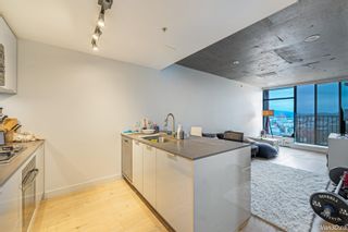 Photo 3: 1704 128 W CORDOVA Street in Vancouver: Downtown VW Condo for sale in "Woodwards" (Vancouver West)  : MLS®# R2745419