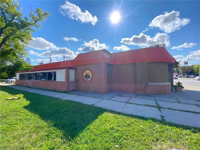 Main Photo: 718 Osborne Street in Winnipeg: Industrial / Commercial / Investment for sale (1A)  : MLS®# 202326749