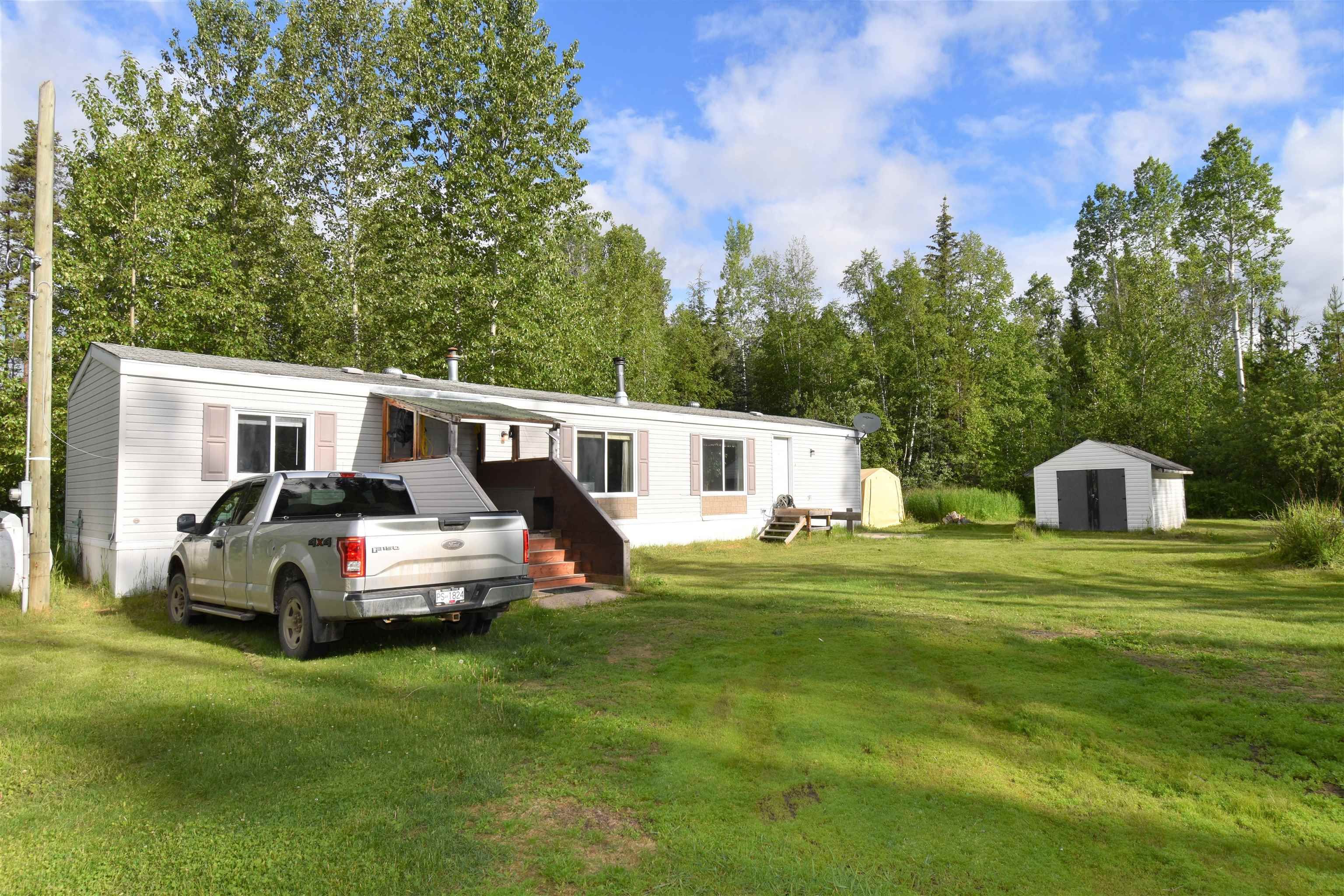 Main Photo: 12530 ALDER Road in Smithers: Smithers - Rural Manufactured Home for sale (Smithers And Area)  : MLS®# R2702494