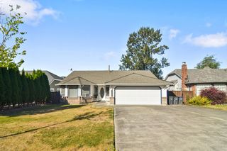 Main Photo: 6493 179 Street in Surrey: Cloverdale BC House for sale (Cloverdale)  : MLS®# R2740727