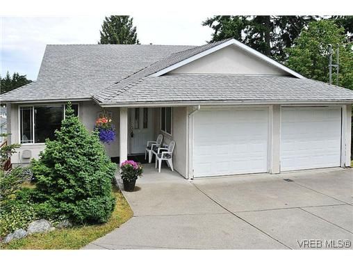Main Photo: 913 Shaw Ave in VICTORIA: La Florence Lake House for sale (Langford)  : MLS®# 609114