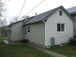 Photo 3: 568 Prosper Street in Winnipeg: Norwood Residential for sale (2B)  : MLS®# 1813059