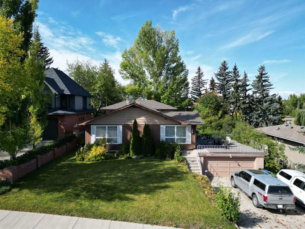 Main Photo: 2233 13 Street SW in Calgary: Upper Mount Royal Detached for sale : MLS®# A2080082