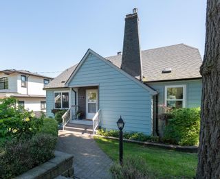 Photo 2: 1530 HAMILTON Street in New Westminster: West End NW House for sale : MLS®# R2780464