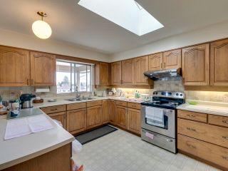 Photo 15: 2732 CAMROSE Drive in Burnaby: Montecito House for sale (Burnaby North)  : MLS®# R2655962
