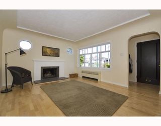 Photo 2: 4725 CLARENDON Street in Vancouver: Collingwood VE House for sale (Vancouver East)  : MLS®# V709852
