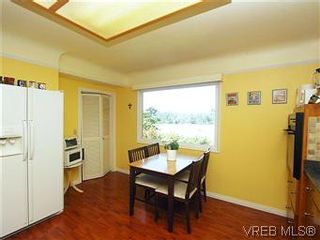Photo 14: 518 Broadway St in VICTORIA: SW Glanford House for sale (Saanich West)  : MLS®# 583235