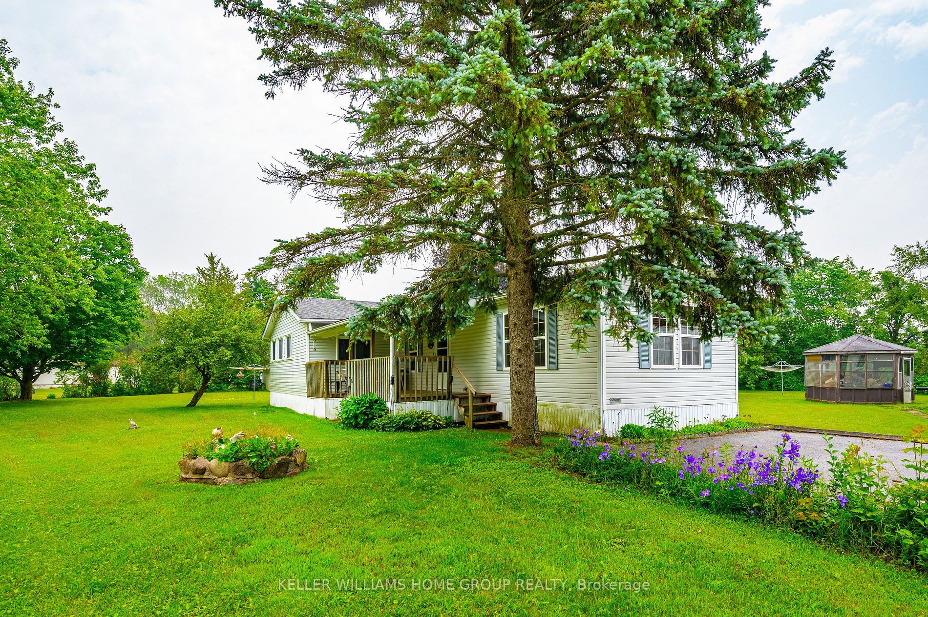 Main Photo: 18 Third Avenue in Wellington North: Rural Wellington North House (Bungalow) for sale : MLS®# X6640906