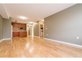 Photo 6: 101 5465 203 Street in Langley: Langley City Condo for sale : MLS®# R2227151