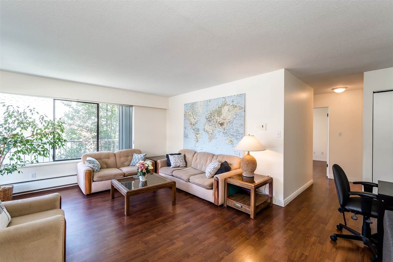 Main Photo: 202 127 E 4TH STREET in North Vancouver: Lower Lonsdale Condo for sale : MLS®# R2161252