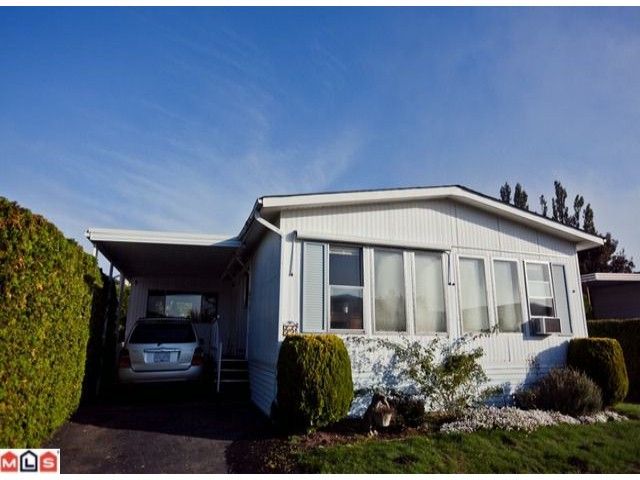 Main Photo: 55 2303 CRANLEY Drive in White Rock: King George Corridor Manufactured Home for sale in "SUNNYSIDE ESTATES" (South Surrey White Rock)  : MLS®# F1125566