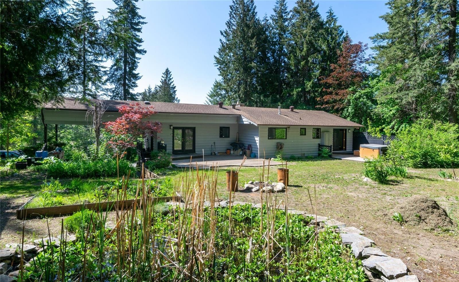 Main Photo: 7417 Black Road, in Salmon Arm: House for sale : MLS®# 10275467