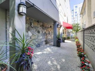 Photo 2: 201 1595 W 14TH Avenue in Vancouver: Fairview VW Condo for sale in "Windsor Apartments" (Vancouver West)  : MLS®# R2488513