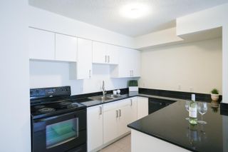 Photo 3: 303 1050 JERVIS Street in Vancouver: West End VW Condo for sale in "Jervis Manor" (Vancouver West)  : MLS®# R2875959