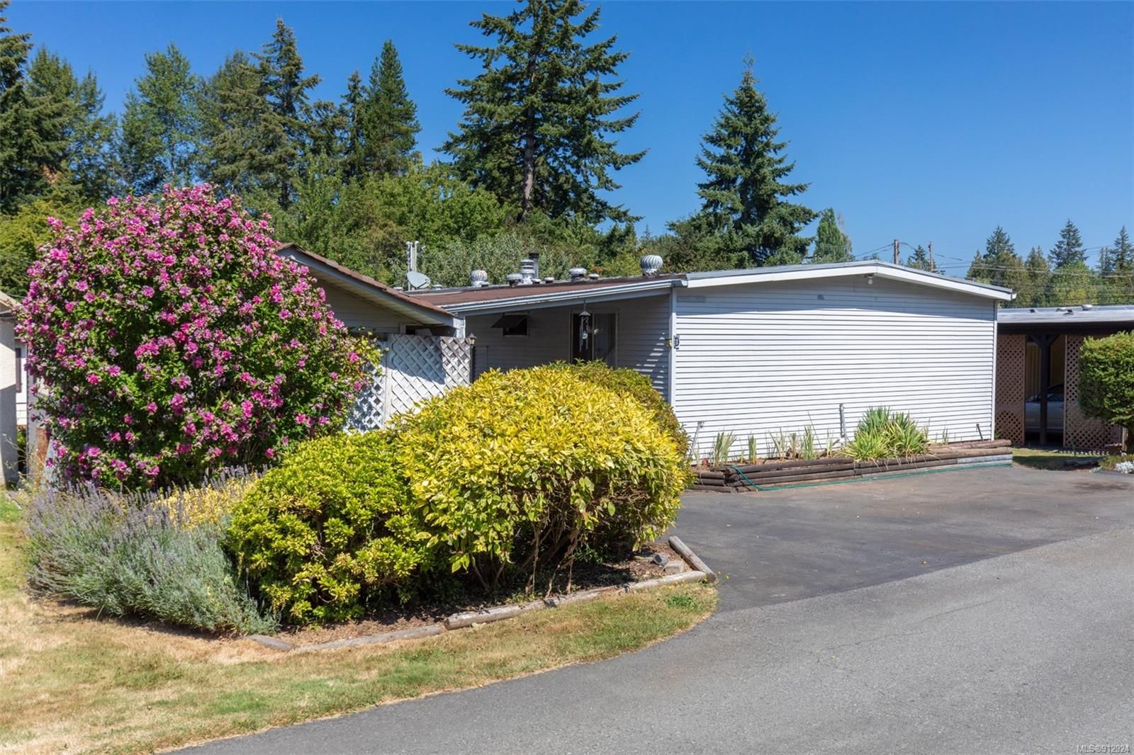 Main Photo: D 1359 Cranberry Ave in Nanaimo: Na Chase River Manufactured Home for sale : MLS®# 912924