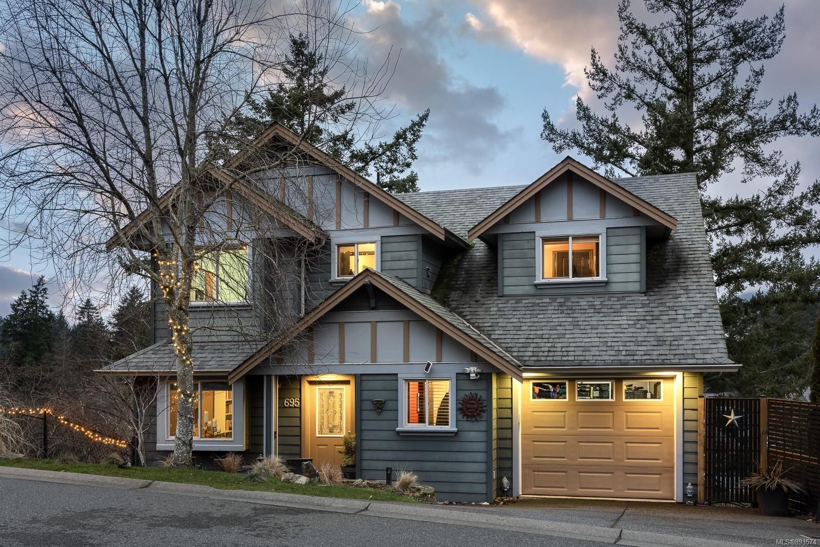 Main Photo: 695 Kingsview Ridge in Langford: La Mill Hill House for sale : MLS®# 893574