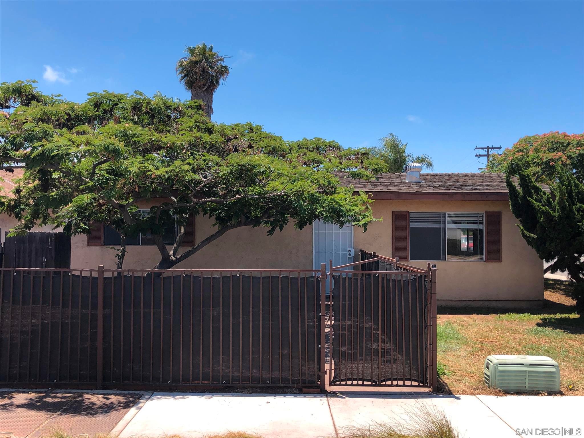 Main Photo: IMPERIAL BEACH Property for sale : 2 bedrooms : 1101 Florida in 