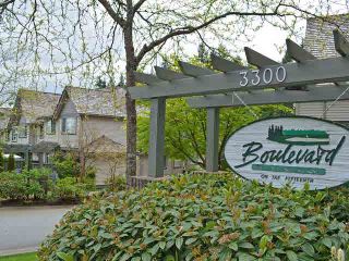 Photo 1: 3 3300 PLATEAU Boulevard in Coquitlam: Westwood Plateau Townhouse for sale in "BOULEVARD GREEN" : MLS®# V1128665