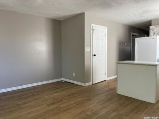 Photo 3: 117 H Avenue North in Saskatoon: Westmount Residential for sale : MLS®# SK898321