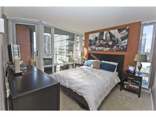 Photo 6: 806 8 SMITHE MEWS in Vancouver: False Creek North Condo for sale in "FLAGSHIP" (Vancouver West)  : MLS®# V854832