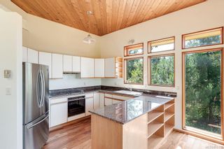 Photo 5: 4686 Kerryview Dr in Saanich: SW Prospect Lake House for sale (Saanich West)  : MLS®# 915116