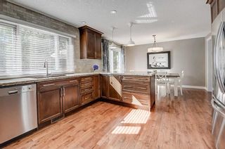 Photo 5: 2956 LATHOM Crescent SW in Calgary: Lakeview Detached for sale : MLS®# C4263838
