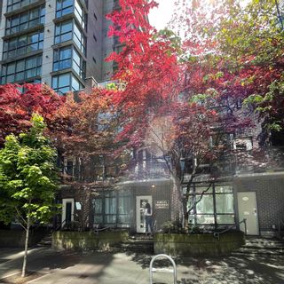 Main Photo: 1082 HORNBY Street in Vancouver: Downtown VW Townhouse for sale (Vancouver West)  : MLS®# R2870905