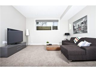 Photo 13: 810 7 Avenue NE in CALGARY: Renfrew_Regal Terrace Residential Detached Single Family for sale (Calgary)  : MLS®# C3604291