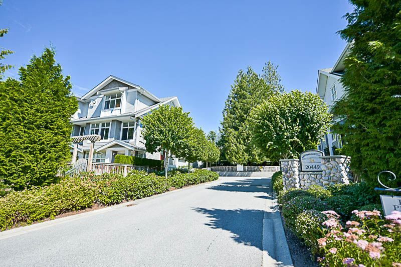 Main Photo: 35 20449 66 Avenue in Langley: Willoughby Heights Townhouse for sale in "Nature's Landing" : MLS®# R2185731