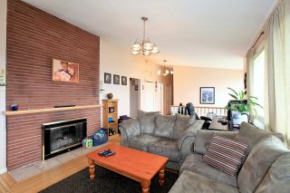 Photo 5: 572 Verona Place in North Vancouver: Upper Delbrook House for sale : MLS®# V945319