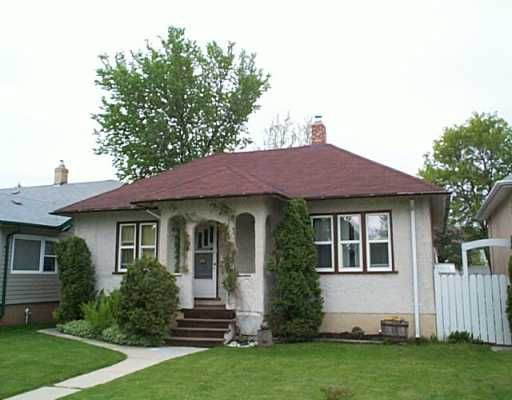 Main Photo: 216 NEIL Avenue in WINNIPEG: East Kildonan Single Family Detached for sale (North East Winnipeg)  : MLS®# 2407384