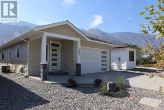 Photo 2: 381 10TH Avenue in Keremeos: House for sale : MLS®# 10304704