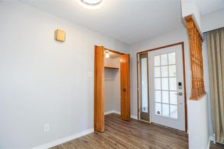 Photo 3: 9 Wendover Place in Winnipeg: Fort Richmond Residential for sale (1K)  : MLS®# 202307012
