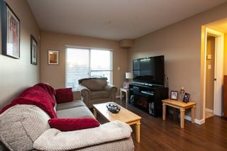Photo 3: 107 33960 OLD YALE Road in Abbotsford: Central Abbotsford Condo for sale in "Old Yale Heights" : MLS®# R2130106