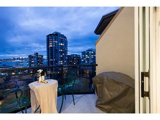 Photo 17: 404 131 W 3RD Street in North Vancouver: Lower Lonsdale Condo for sale in "Seascape Landing" : MLS®# V1036613