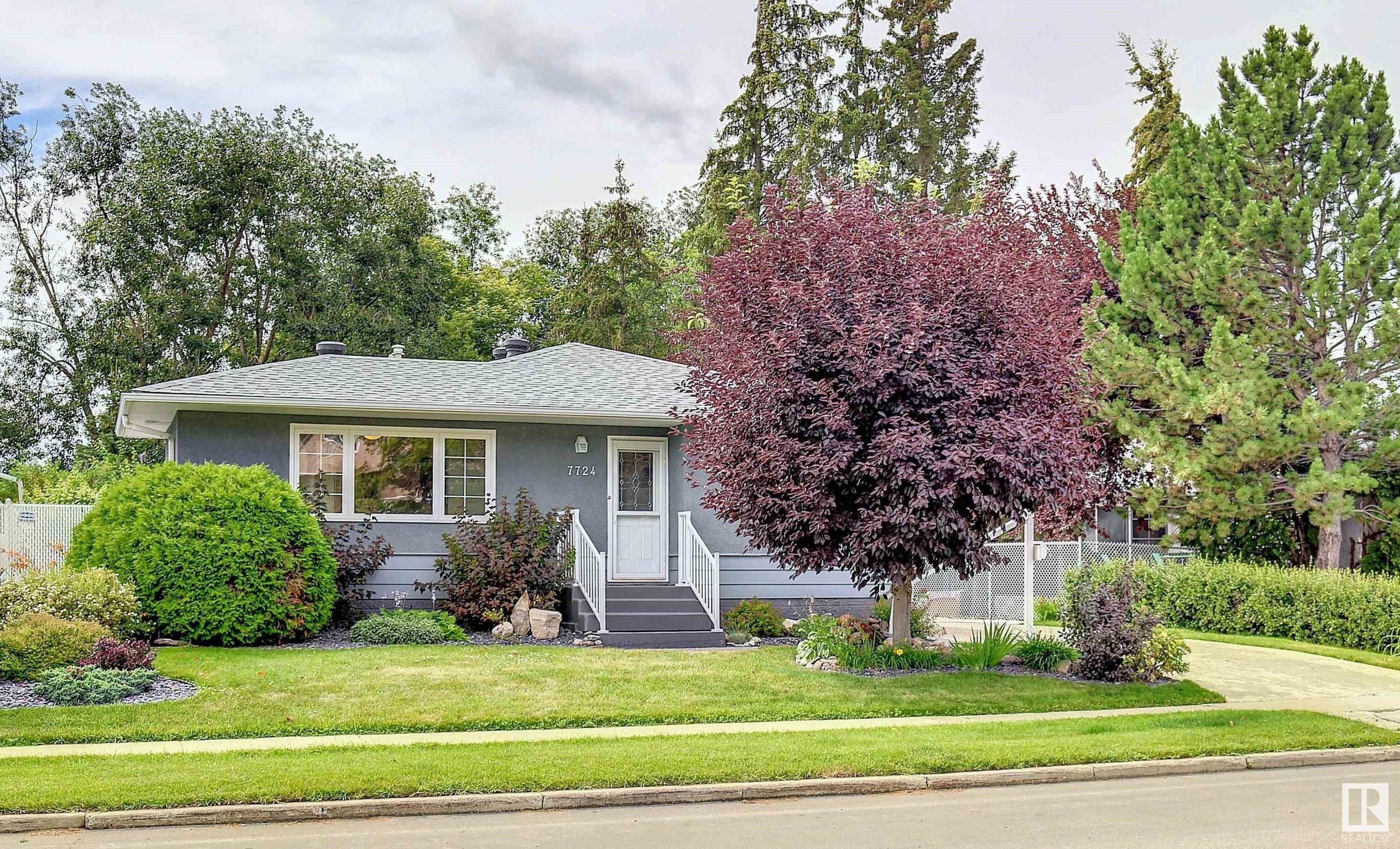 Main Photo: 7724 159 Street in Edmonton: Zone 22 House for sale : MLS®# E4308260