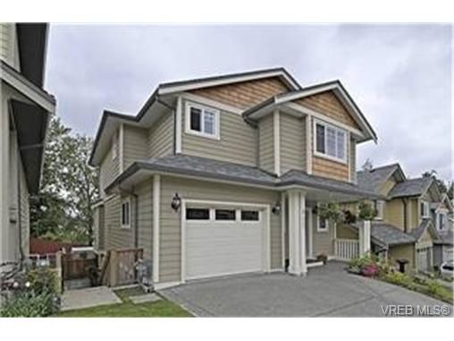 Main Photo: 937 Cavalcade Terr in VICTORIA: La Florence Lake House for sale (Langford)  : MLS®# 469003