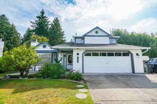 Photo 1: 5882 169A Street in Surrey: Cloverdale BC House for sale in "Richardson Ridge, Jersey Hill" (Cloverdale)  : MLS®# R2397193