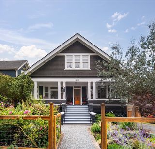 Main Photo: 1911 Belmont Ave in Victoria: Vi Fernwood House for sale : MLS®# 945267