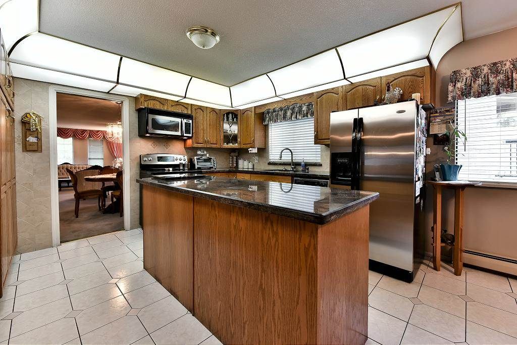 Photo 5: Photos: 10851 139A Street in Surrey: Bolivar Heights House for sale (North Surrey)  : MLS®# R2112237