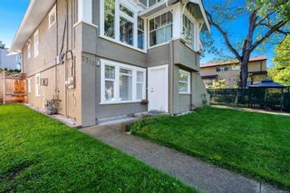 Photo 3: 2715/2717 Grosvenor Rd in Victoria: Vi Oaklands Single Family Residence for sale : MLS®# 963673