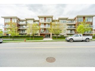 Photo 1: 115 1033 ST. GEORGES Avenue in North Vancouver: Central Lonsdale Condo for sale in "VILLA ST. GEORGES" : MLS®# R2455596