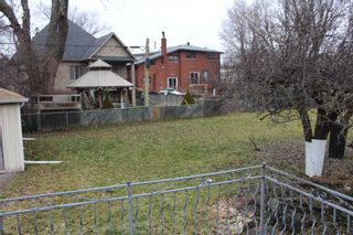 Photo 4: 16 Romar Crescent in Toronto: Yorkdale-Glen Park House (Bungalow) for sale (Toronto W04)  : MLS®# W5874355