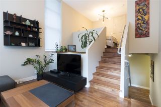 Photo 2: 231 E 7TH Avenue in Vancouver: Mount Pleasant VE Townhouse for sale in "THE DISTRICT" (Vancouver East)  : MLS®# R2232329