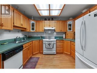 Photo 5: 1750 Atkinson Street Unit# 406 in Penticton: House for sale : MLS®# 10313004