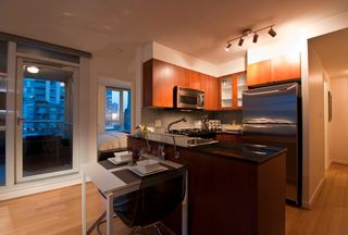 Photo 7: 509 822 SEYMOUR Street in Vancouver: Downtown VW Condo for sale in "L'ARIA" (Vancouver West)  : MLS®# V938460